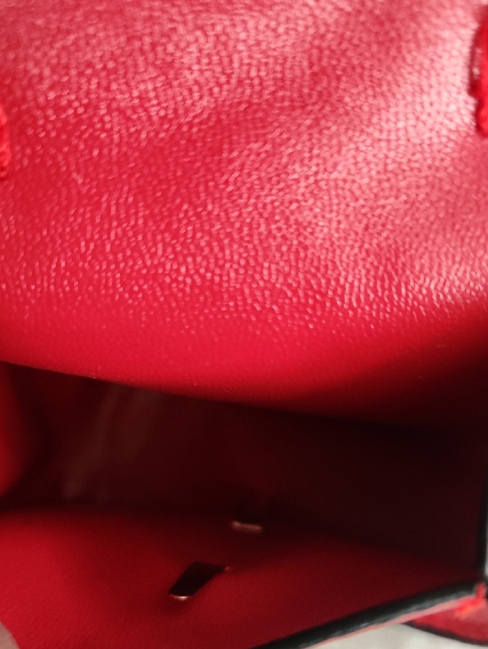 Red Mini Saddle Bag Charm Keychain w Gold Hardware, Pearls, & Silver Charms NWT - Picture 4 of 5